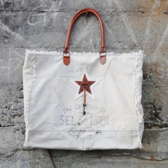 NWT canvas leather weekender unisex cream tan star - Picture 4 of 4